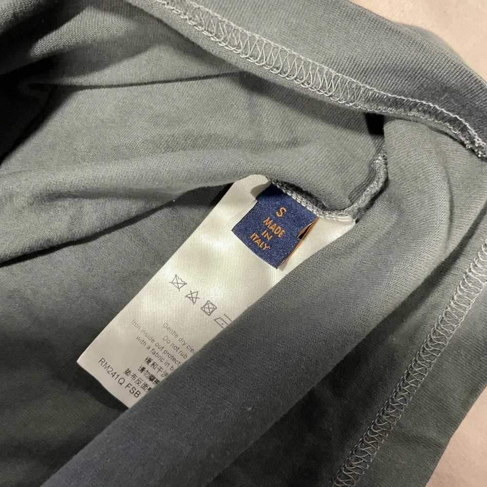 Louis Vuitton shirt - Picture 4 of 5